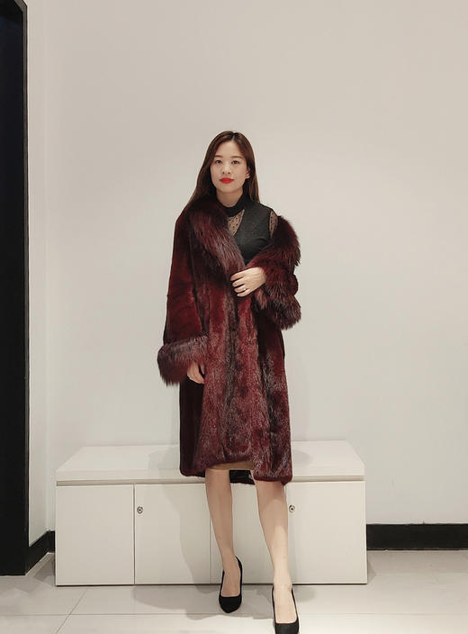 206PC073--红色、蓝色、绿色水貂配银狐款皮大衣--《冬季时尚系列》 商品图0