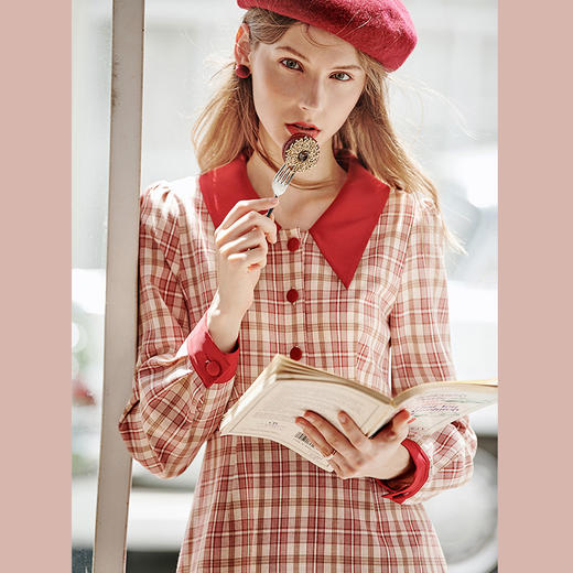 欧芮儿复古格子衬衫领连衣裙女新荷叶边裙摆长袖鱼尾裙女 商品图1