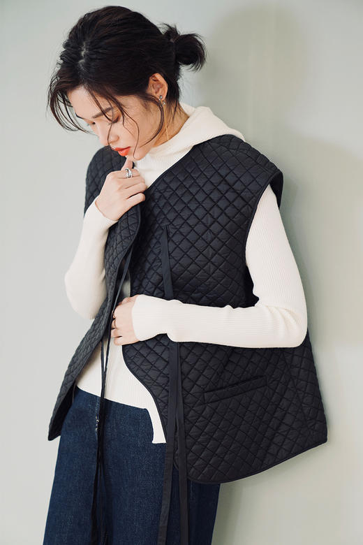 小众设计师黑色菱格不规则马甲女绑带夹棉保暖马甲潮2020秋冬新款