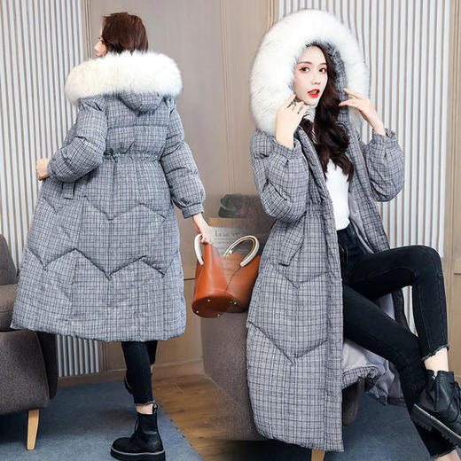 WZNH-RSLD8026新款时尚休闲连帽可卸大毛领长款加厚格纹棉服 商品图1