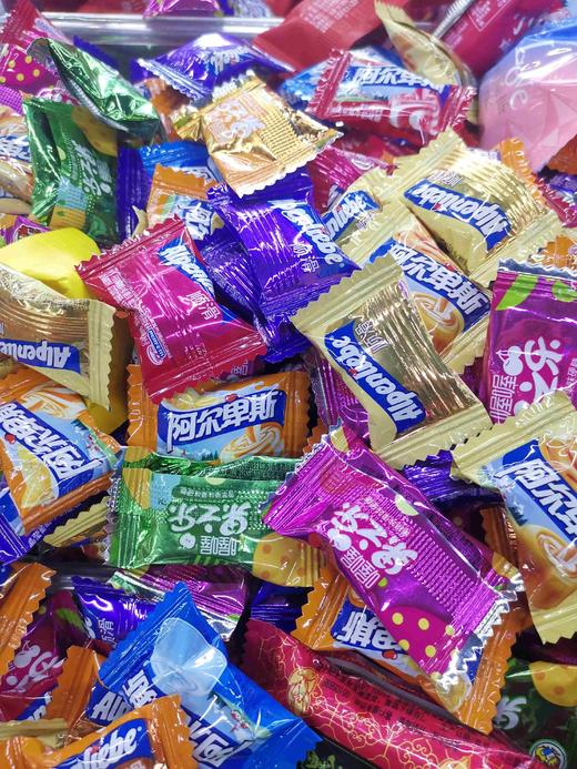 阿尔卑斯，喔喔水果味，徐福记酥心糖混搭散装称重：400克 商品图1