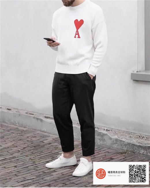 Ami 20秋冬法式极简優雅系列针织毛衣温情慵懒随性，羊毛混纺，无性别风格的单品，男女通合適 四种颜色：黑色，米白，绿色，蓝色， 尺码：S-M-L-XL 商品图7