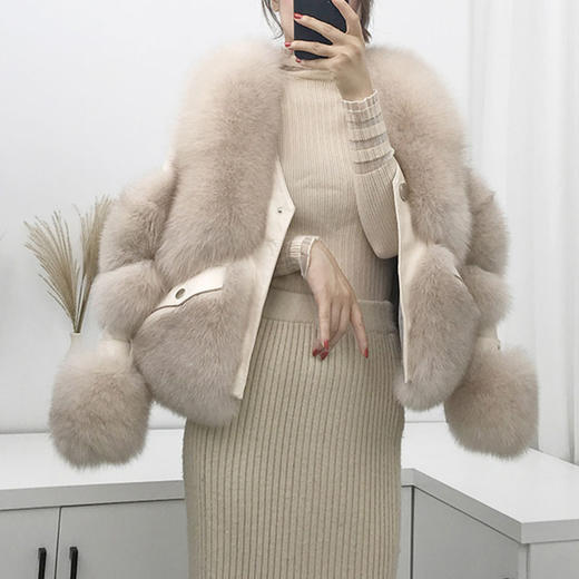 XDX-新款简约显瘦进口整皮狐狸毛皮草大衣绵羊皮短款外套 商品图3