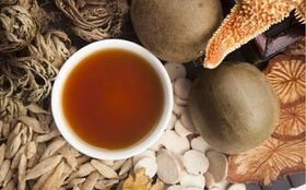  它是“冬季干燥神仙水”，每天喝一杯，润燥、止咳、养肺！ 