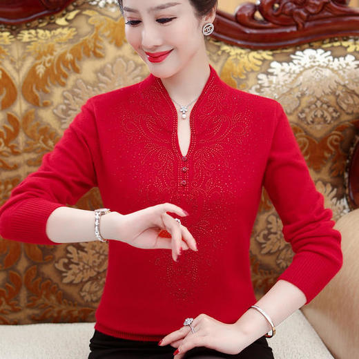 BY-627677158129妈妈冬装纯羊绒大码洋气针织打底衫中老年女装v领加厚毛衣 商品图2