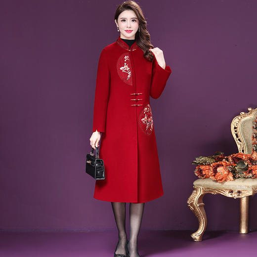 AYL-8370刺绣毛呢外套女中长款复古秋冬妈妈装民族风羊绒大衣 商品图3