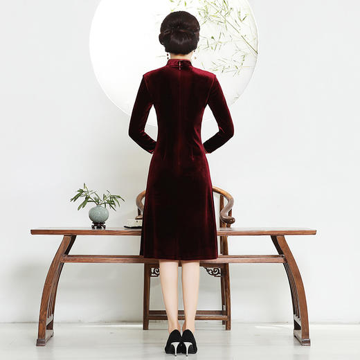 QQX-18012丝绒旗袍中国风刺绣旗袍裙日常改良大摆妈妈礼服 商品图3