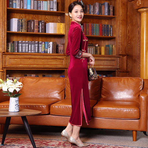 DLQ-A2788复古中国风改良旗袍秋冬丝绒款中年女妈妈装婚宴喜婆婆礼服 商品图1