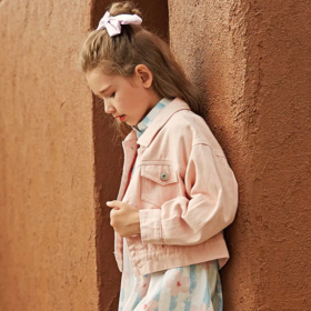  打破沉闷 | 解锁早秋穿搭的无限可能 