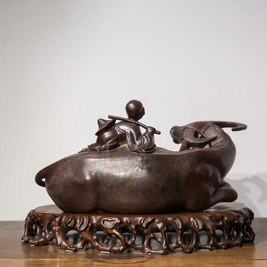 清 楠木整雕牧童卧牛摆件（红木座） 商品图4