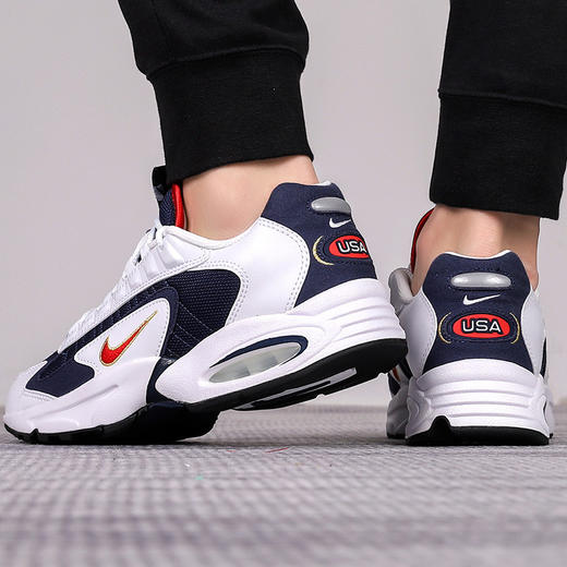 Nike耐克鞋男AIR MAX TRIAX USA 气垫跑步鞋CT1763-400 商品图3