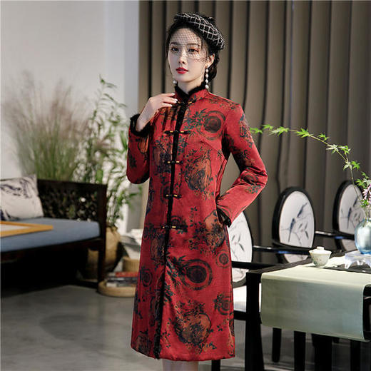 SKY-189057仿香云纱羽绒绵旗袍外套 商品图2