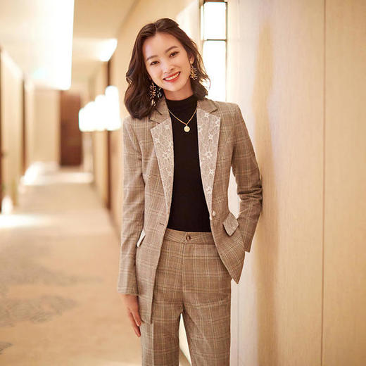 OMW8972KL新款时尚气质修身格纹小西装外套裤子两件套 商品图3