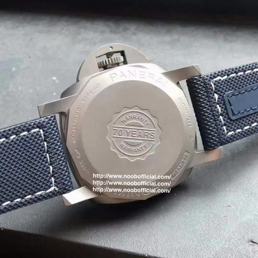 VS新品：沛呐海44MM “超级夜光”PAM1117 镂空三文治超级夜光表盘，金属镭射钛金属表壳，蓝色夜光缝线表带 商品图10