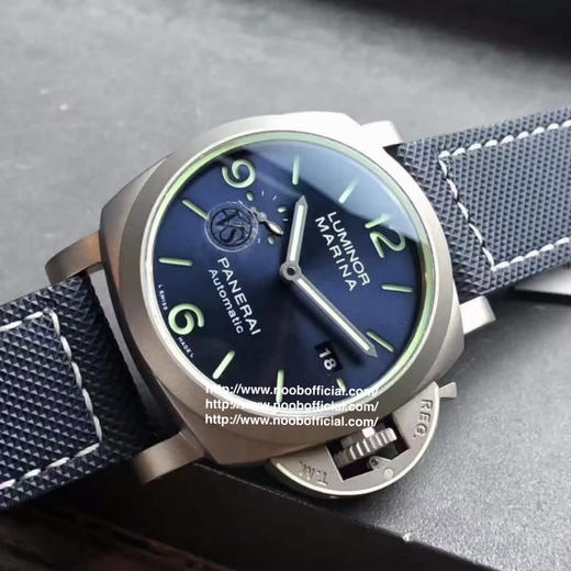 VS新品：沛呐海44MM “超级夜光”PAM1117 镂空三文治超级夜光表盘，金属镭射钛金属表壳，蓝色夜光缝线表带 商品图4