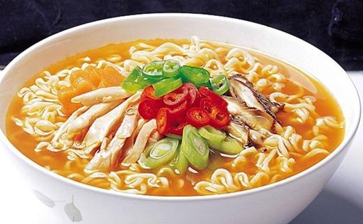 不倒翁思哪牛肉面110g오뚜기스낵면쇠고기110g 商品图2