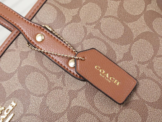 秋冬特价💰400【蔻驰coach】购物袋 专柜zui爆款妈咪包36876出货！原版五金 原版配色里布，精zhan做工，皮质一流。实物更美 商品图4