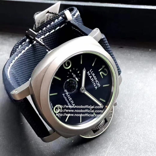 VS新品：沛呐海44MM “超级夜光”PAM1117 镂空三文治超级夜光表盘，金属镭射钛金属表壳，蓝色夜光缝线表带 商品图7
