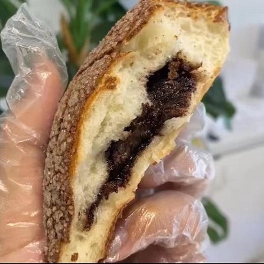 巧克力菠萝包（每日约10时出炉 巧克力脆脆馅儿） 商品图1