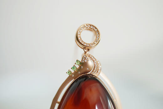 墨西哥红蓝珀18K玫瑰金镶钻水滴吊坠    特价 商品图1