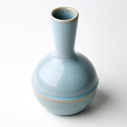 玉铃铛汝瓷瓶 商品图1