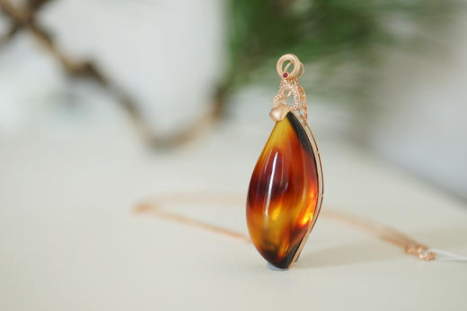 墨西哥红蓝珀18K玫瑰金镶钻水滴吊坠    特价 商品图0