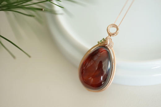 墨西哥红蓝珀18K玫瑰金镶钻水滴吊坠    特价 商品图3