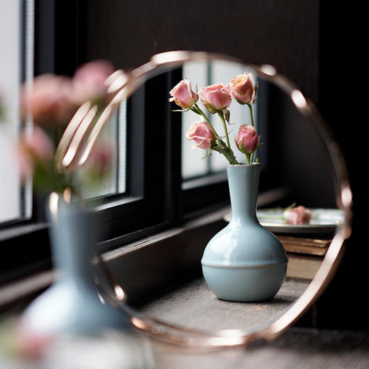 玉铃铛汝瓷瓶 商品图0