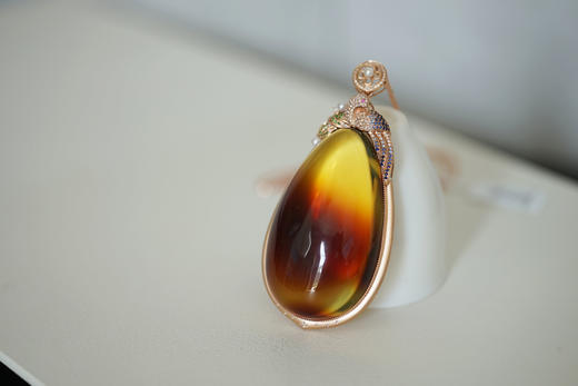 墨西哥红蓝珀18K玫瑰金镶钻水滴吊坠    特价 商品图2