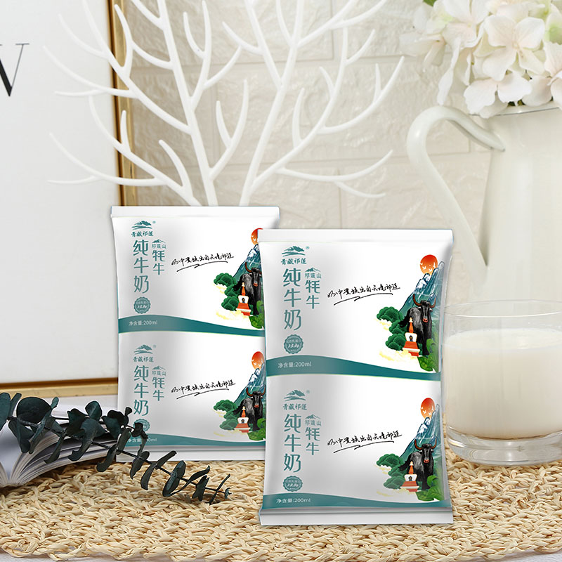 青藏祁莲 常温无菌枕装牦牛奶 营养早餐奶 220ml*12袋