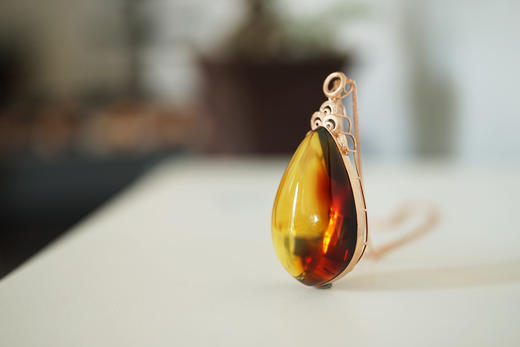 墨西哥红蓝珀18K玫瑰金镶钻水滴吊坠    特价 商品图3