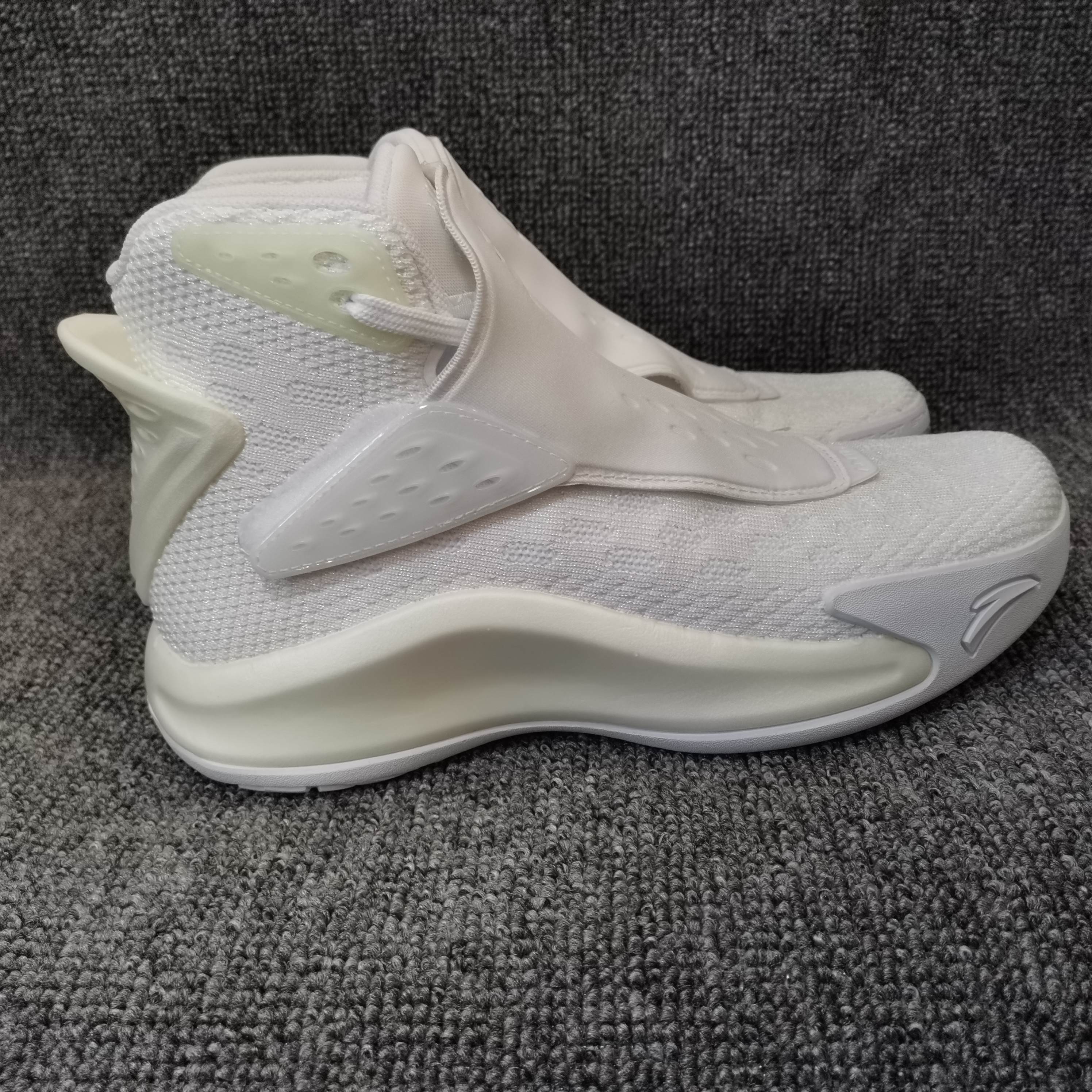 【3折出清区】安踏运动鞋kt5篮球鞋汤普森战靴女款高帮实战球鞋