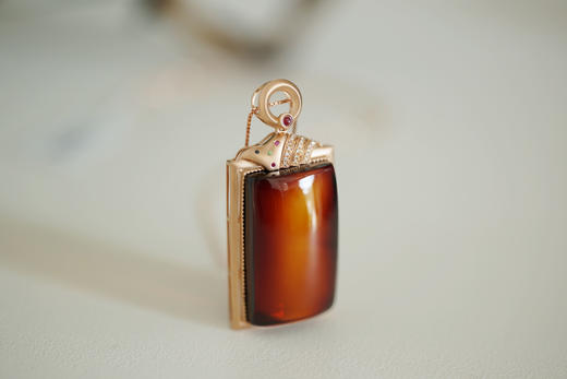 墨西哥红蓝珀18K玫瑰金镶钻方牌吊坠    特价 商品图1