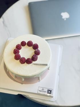 ins风简约覆盆子奶油生日蛋糕