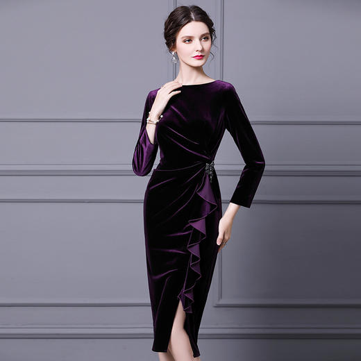 ZL-ZZ20246金丝绒连衣裙新款高端温柔风秋冬中长款收腰显瘦打底裙 商品图0