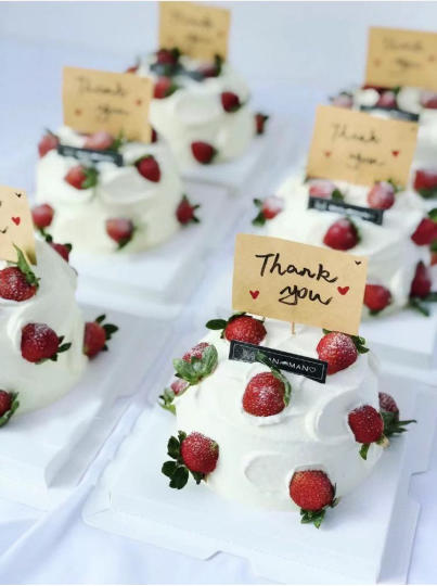 冬季草莓鲜果蛋糕 商品图0