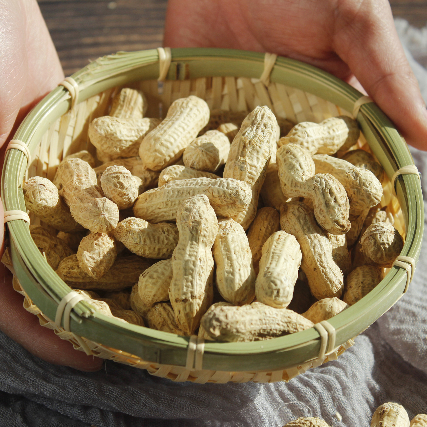 地道风味福建龙岩湿烤花生四百余年传统非遗工艺酥脆可口香气十足