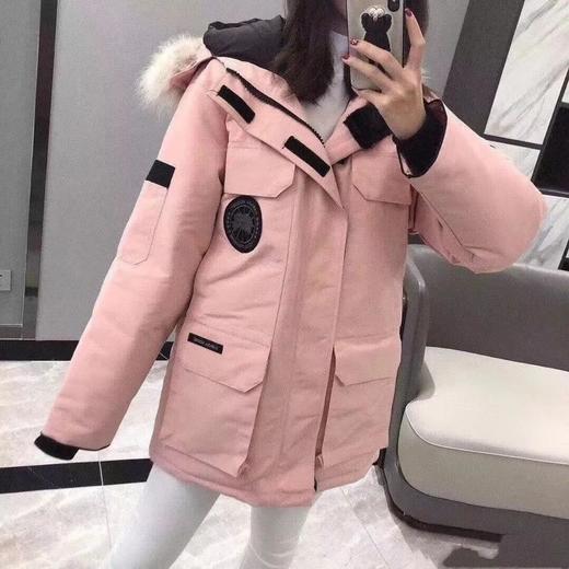 大鹅canada goose08款粉色黑标男女抗寒羽绒服 !