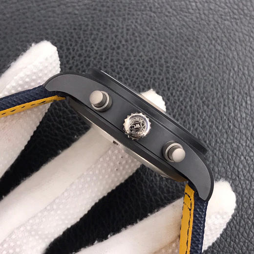 ZF万国黑色科技 IWC飞行员系列TOP GUN海军空战部队MIRAMAR计时腕表闪耀出场
【黑色科技】腕表尺寸44X16.5mm 商品图4