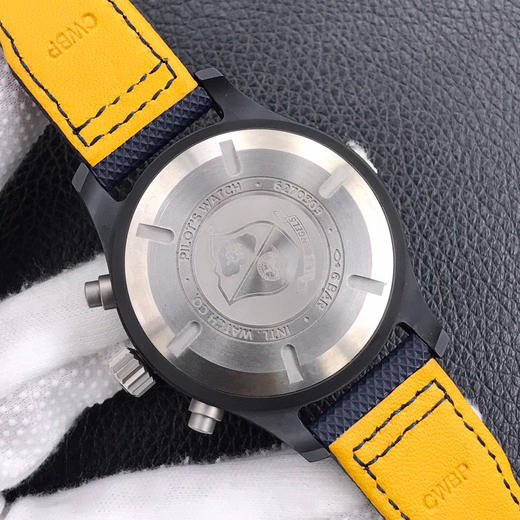 ZF万国黑色科技 IWC飞行员系列TOP GUN海军空战部队MIRAMAR计时腕表闪耀出场
【黑色科技】腕表尺寸44X16.5mm 商品图6