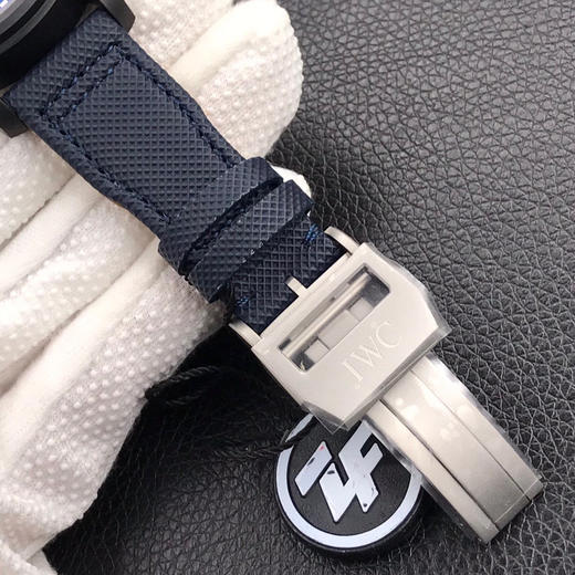 ZF万国黑色科技 IWC飞行员系列TOP GUN海军空战部队MIRAMAR计时腕表闪耀出场
【黑色科技】腕表尺寸44X16.5mm 商品图7