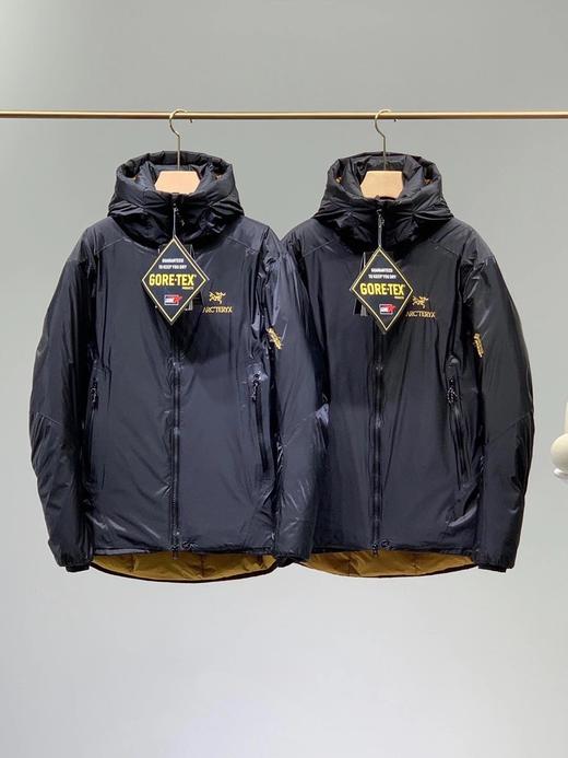 点此购买 始祖鸟男款金标连帽羽绒服外套 十一167188 商品图0