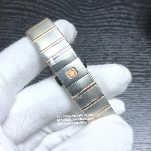 8848F厂岀品欧米茄星座系列，24毫米 搭载原版欧米茄1376专用机芯优势1，真钻一级贝母字面2，表带工艺还原专柜，更舒适，工艺目前为止独家3，表带18K金盾牌，还原专柜，比市场更逼真，四个角无缝 商品图6