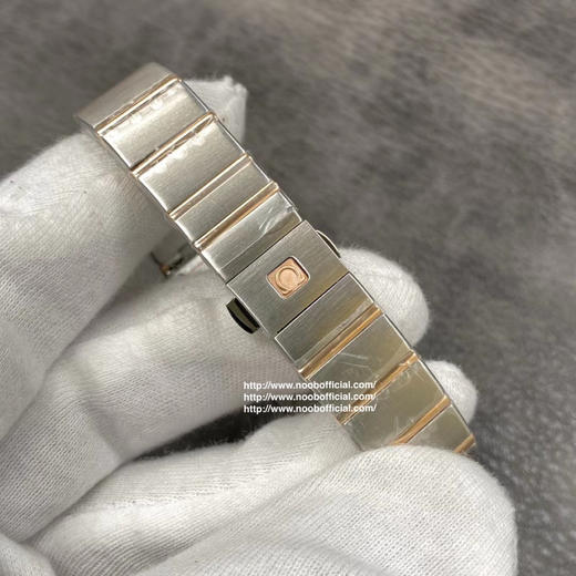 8848F厂岀品欧米茄星座系列，24毫米 搭载原版欧米茄1376专用机芯优势1，真钻一级贝母字面2，表带工艺还原专柜，更舒适，工艺目前为止独家3，表带18K金盾牌，还原专柜，比市场更逼真，四个角无缝 商品图3