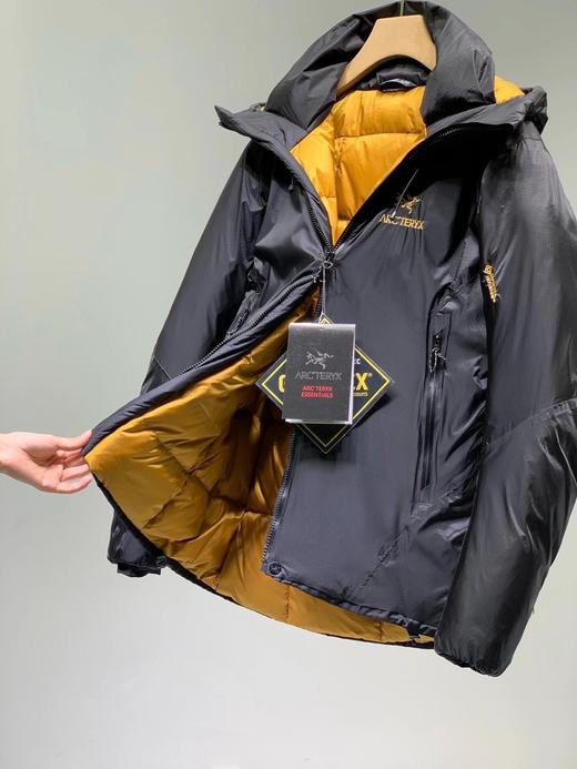 点此购买 始祖鸟男款金标连帽羽绒服外套 十一167188 商品图7