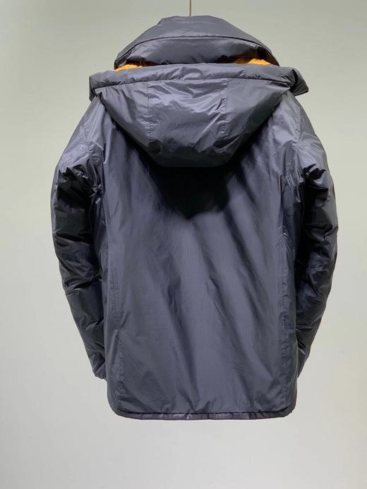 点此购买 始祖鸟男款金标连帽羽绒服外套 十一167188 商品图6