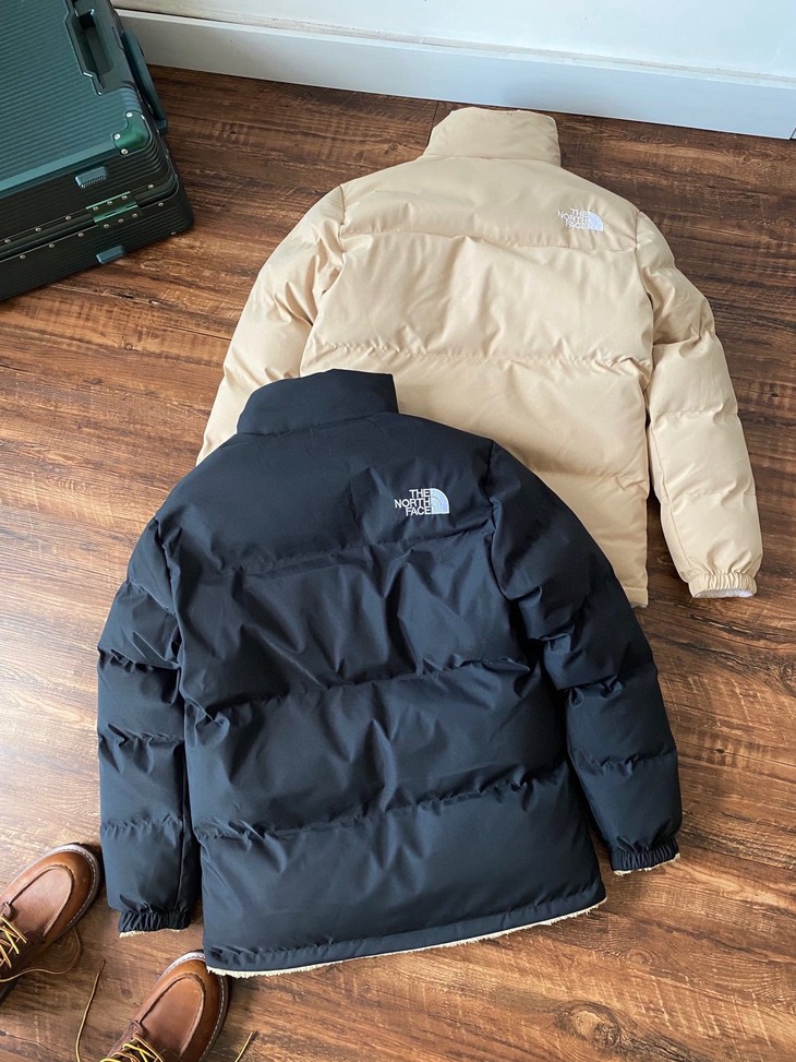 点此购买 北面男女羊羔绒两面穿棉服 左167411