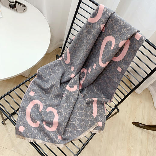 【直降200】C&C明星同款时尚羊羔绒围巾 保暖双面披肩  时髦翻倍 商品图1