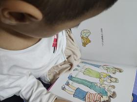 《你6岁啦！》：看着绘本里的文字和图片，脑海里浮现的都是他们小时候的事情