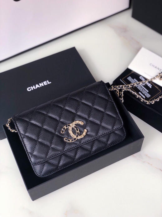 秋冬特价💰850 【细球纹】原单香奈儿 Chanel AP1894 经典之作，华丽与气质的前沿，是你意想不到的尊贵。进口小羊皮，里配原版布。原版五金配制。尺寸16cm 商品图3